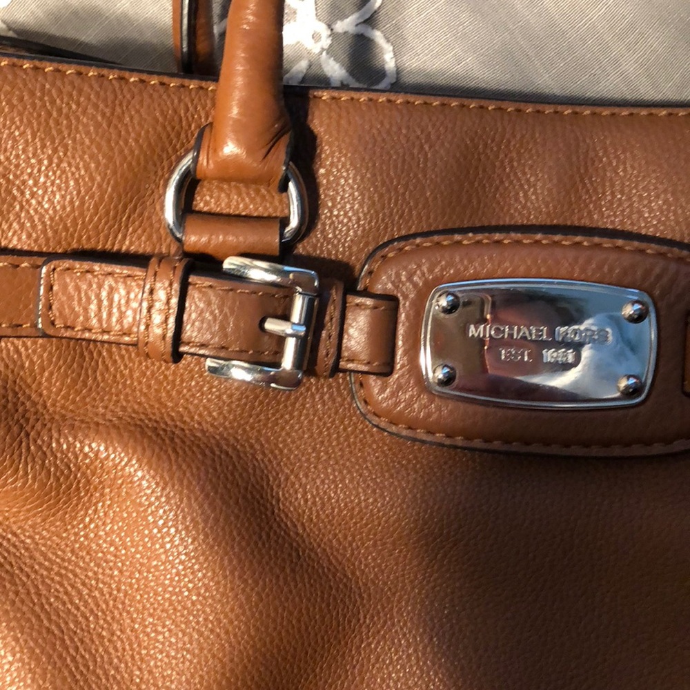 Michael Kors leather bag - Picture 6 of 8